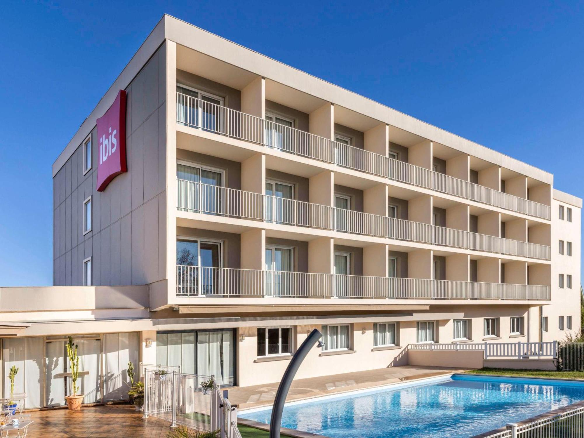 Hotel ibis Tarbes Odos Exterior foto